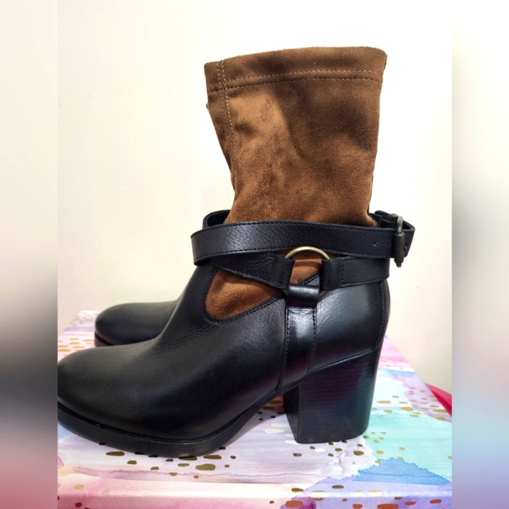 Strategia Black & Brown Leather Boots Size 37 US 7 Never Worn WITH ONE DEFECT
